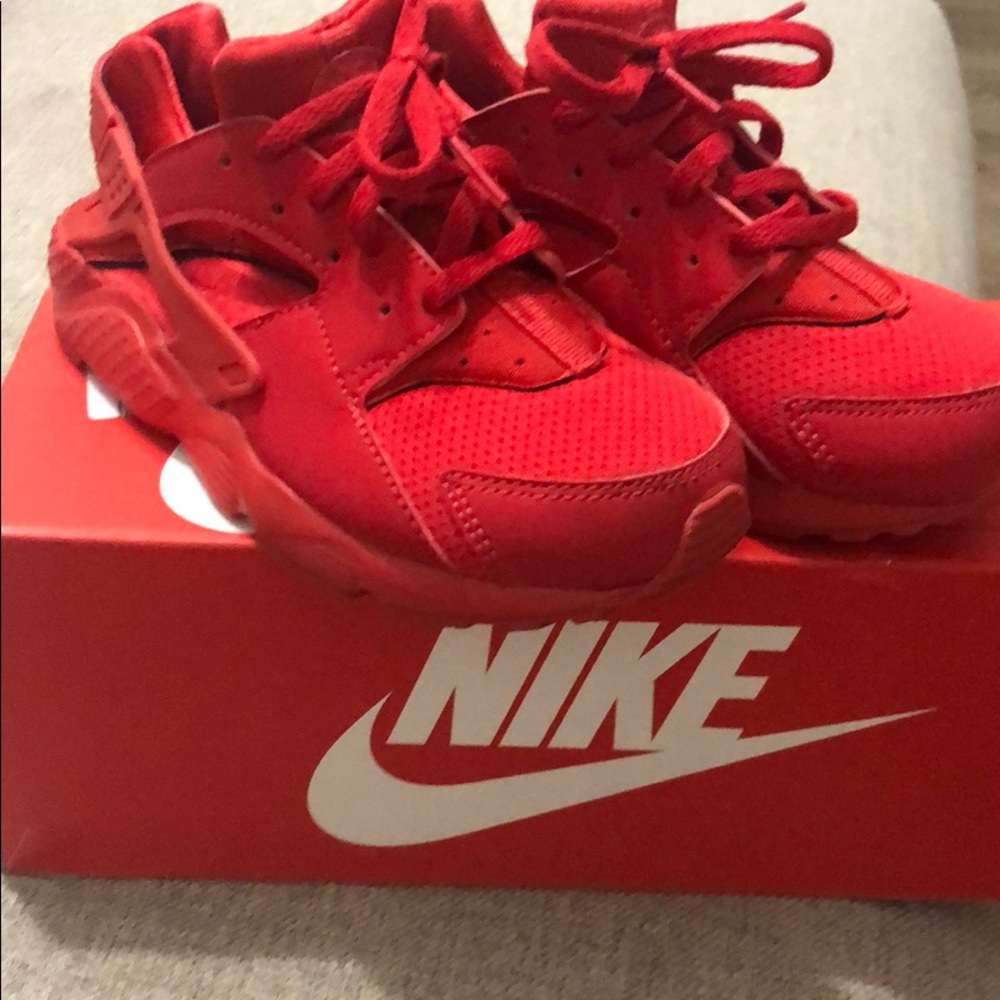 Red huaraches kids size 1